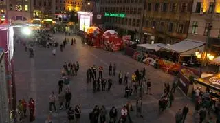 Wrocławianie wspierają Czechów podczas starcia z Portugalią. Tłumów nie było.