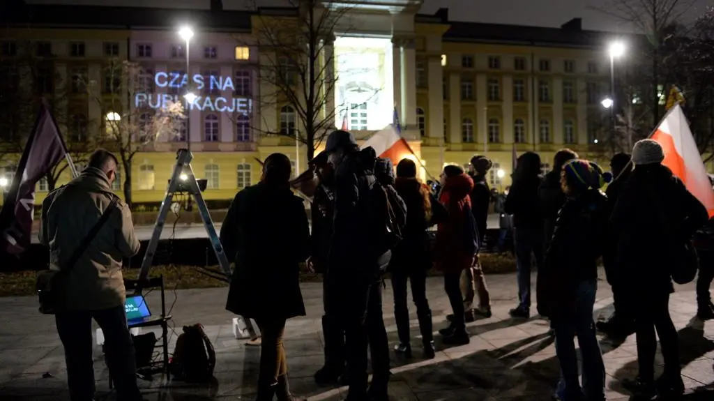 "Czekamy na publikację!". Protest pod Kancelarią Premiera