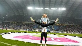 Taniec podczas spotkania ligowego 