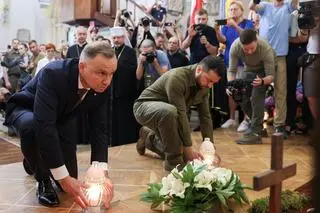 Prezydenci Andrzej Duda i Wołodymyr Zełenski oddali hołd ofiarom Wołynia w 80. rocznicę Rzezi Wołyńskiej