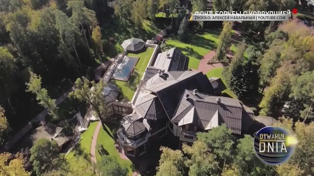 Nawalny oskarża premiera Miedwiediewa