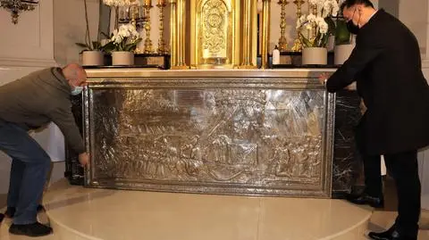 Antepedium to zakrycie mensy ołtarza