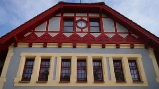 Odtworzony został historyczny zegar z rzymskimi cyframi