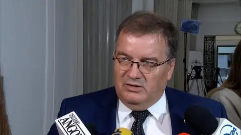 Dera: Prezydent wysłał pisma do 11 sędziów. Poinformował że przeszli w stan spoczynku