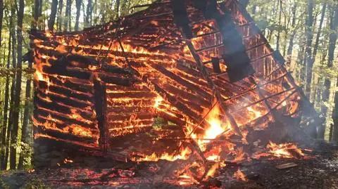 Seryjny podpalacz grasował na Sądecczyźnie, z dymem poszło 300 tysięcy złotych. Podejrzany 30-latek
