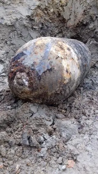 Ważąca sto kilogramów bomba została znaleziona w Lubaniu