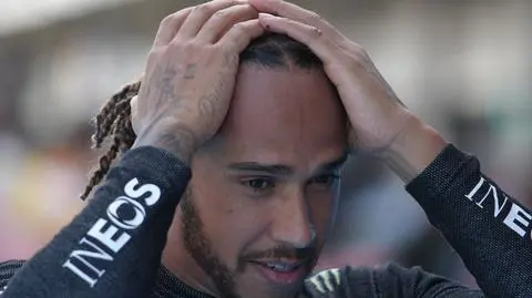 Uciekł o ułamki sekund. Lewis Hamilton z setnym pole position
