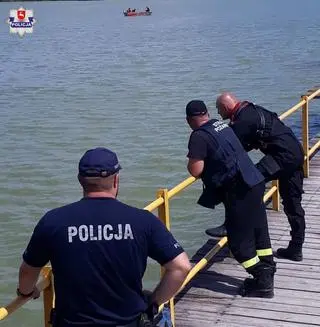 W poszukiwania zaangażowali się strażacy, nurkowie i policjanci 