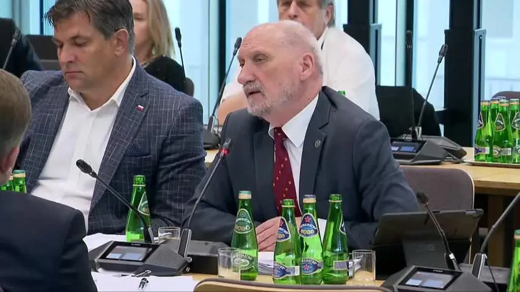 Macierewicz 2