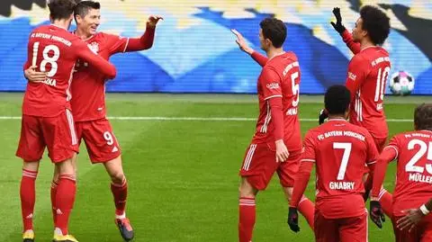 Czerwona kartka rozzłościła Bayern i Lewandowskiego. Polak odpowiedział golami