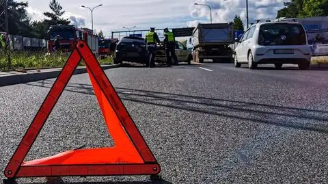 Zderzyły się cztery auta, dwie osoby zostały ranne. "Zadziałał efekt domina"
