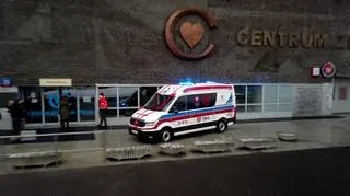 Polskie szpitale wprowadzają ograniczenia odwiedzin chorych