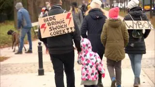 Spacerowali na znak protestu w Alejach Ujazdowskich