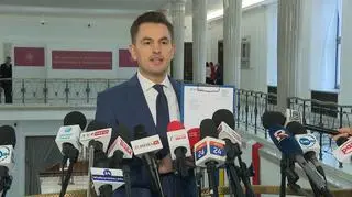 Arkadiusz Myrcha na konferencji prasowej