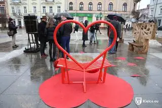 Walentynkowa wystawa na Placu Artystów w Kielcach