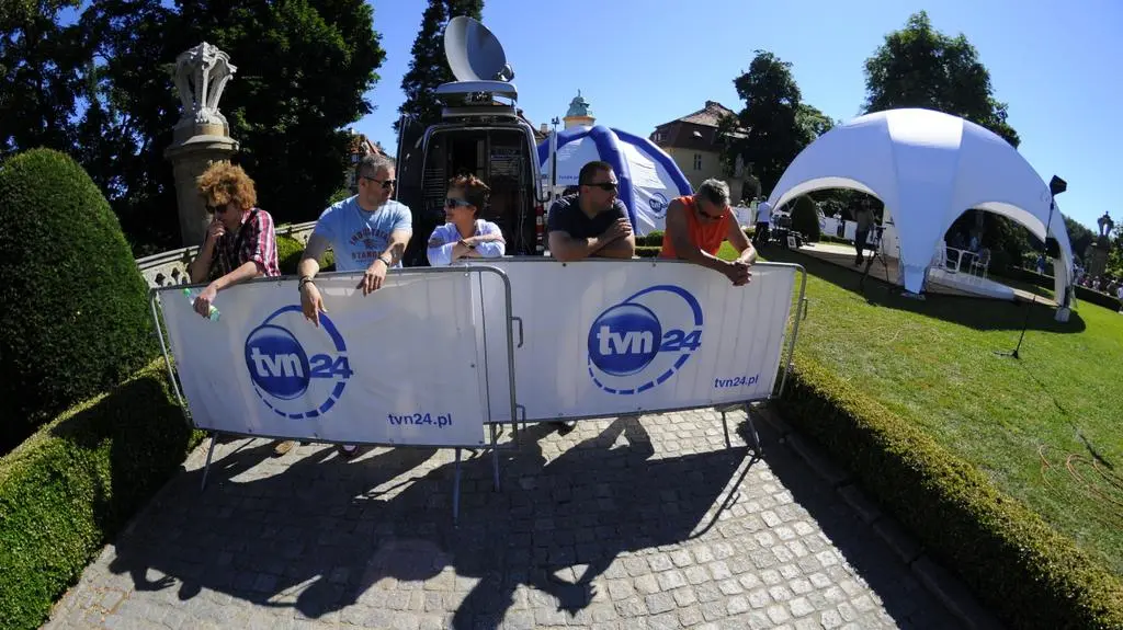 Ekipa TVN 24 w programie "Wstajesz i wakacje"
