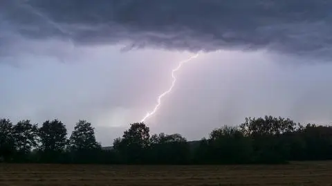 Niebezpieczne burze z gradem. Alarmy IMGW nawet drugiego stopnia