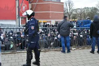 Interwencja policji w trakcie meczu w Łodzi