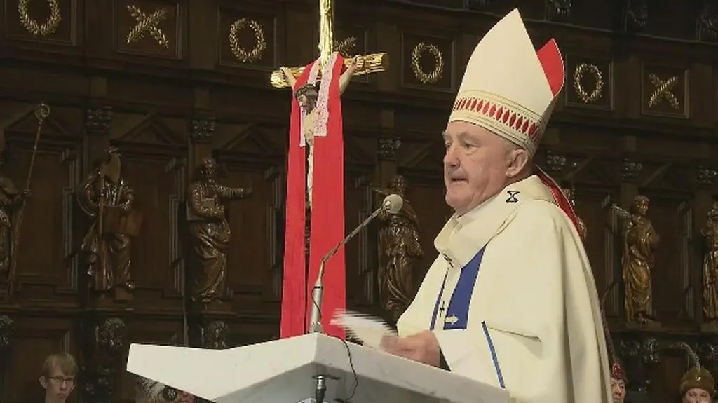 Nycz: konstytucję uchwaloną i obowiązującą należy szanować i się o nią troszczyć
