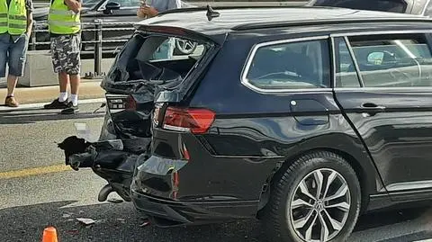 Most Łazienkowski. Zderzenie trzech aut, jedna osoba ranna