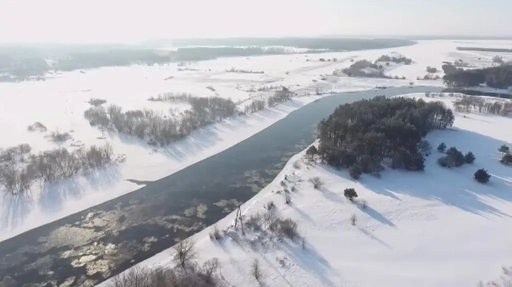 Piękne oblicze zimy. Narew na nagraniu z drona