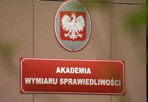 Ma "najlepsze nogi na wydziale", a "do tego" jest inteligentna