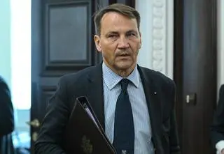 Sikorski z awansem