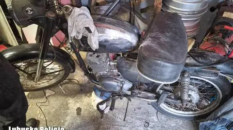 Policjanci odzyskali skradzioną syrenkę i wiele innych aut