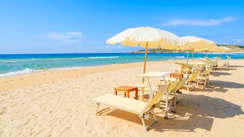 Turyści tłumnie ruszyli po swoje pieniądze. Obowiązują nowe zasady