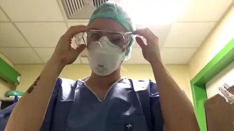 "Jedyne, co mogę im dać, to uścisk dłoni przez trzy pary rękawiczek"