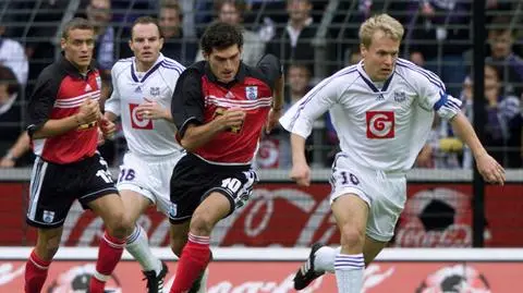 Strzelał dla Manchesteru, został prezydentem kraju. Na ulicach wrze