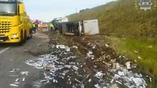 Ciężarówka uderzyła w busa