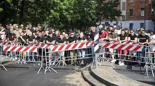Demonstracja kibiców przed sądem w Mediolanie