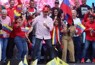 Maduro wezwał do "obrony ojczyzny". I zatańczył 