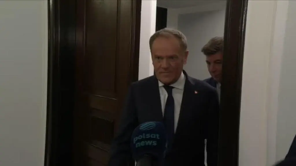 tusk z korytarza 