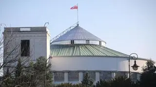 Najnowszy sondaż partyjny. Bardzo duży wzrost jednej partii