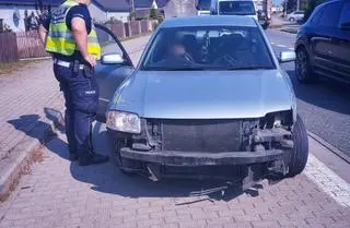 Jechał wrakiem, chciał dotrzeć do mechanika