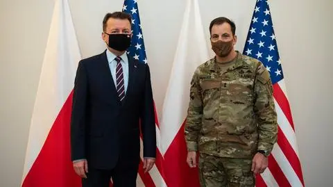 Szef MON Mariusz Błaszczak z gen. dyw. Ch. Donahue, dowódcą 82. Dywizji Powietrznodesantowej