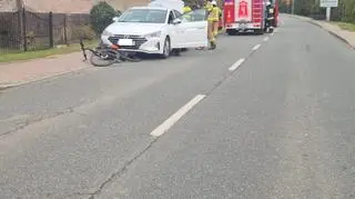 Zasnęła za kierownicą i potrąciła rowerzystę