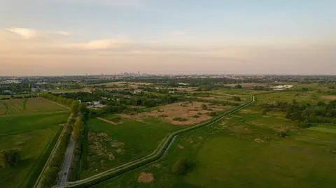 Gmina Michałowice sąsiaduje z Warszawą