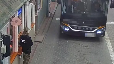 Autokar na przejściu granicznym
