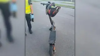 Wypadek w Rykach. Nastolatki jechały razem na hulajnodze