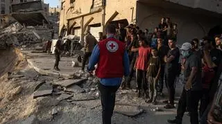 Pomoc humanitarna wstrzymana "do odwołania". Po atakach w Strefie Gazy