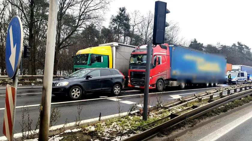 Ciężarówką bez prawa jazdy i z promilami