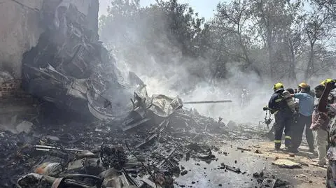 Samolot pasażerski rozbił się w Ahmadabadzie w Indiach