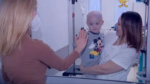 Nikita nie chodzi, ma ostrą białaczkę. Wojna zastała ich w szpitalu onkologicznym, gdy toczyli tę własną, o życie