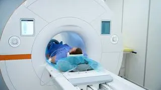 Po wypadku w USA. Czym jest rezonans magnetyczny i jak bezpiecznie z niego korzystać?