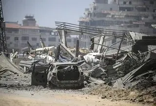 Zniszczenia po izraelskim nalocie w mieście Gaza, 23 maja 2025 r.