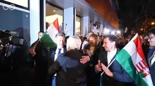 Spektakularne zwycięstwo. Tłumy na ulicach, gratulują Magyarowi