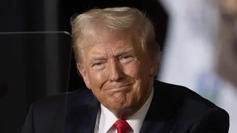 Dramatyczny lot i sprzeczne wersje wydarzeń. Trump pomylił osoby?